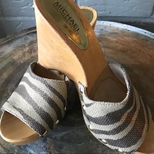 Michael Kors wood & canvas mules tiger gold print